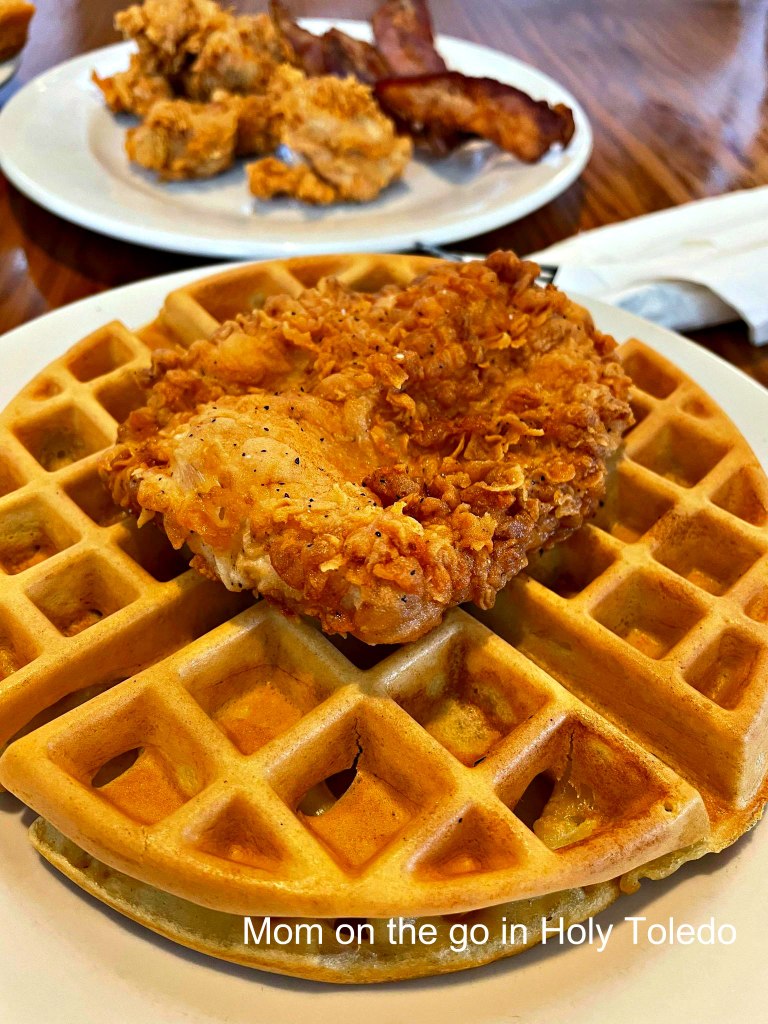 mom_on_the_go-chicken_and_waffles